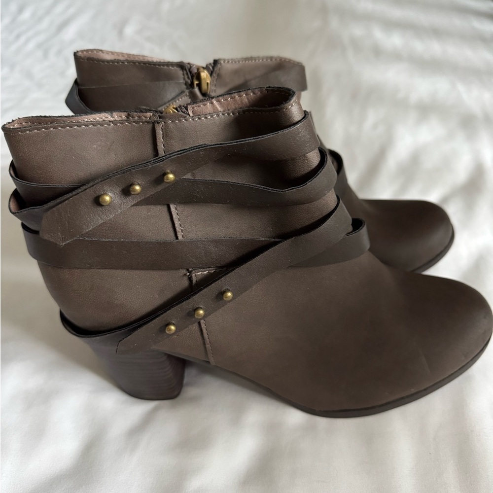 Mossimo Supply Co. Stella Ankle Boots NWT